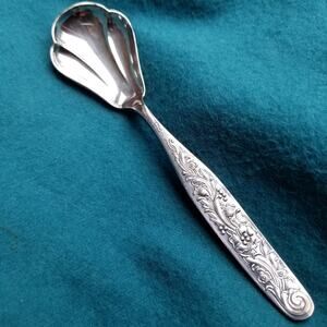 Martin Silverplate Sugar Shell Spoon 5 1/8 Embossed Scroll Flowers 90-1 1/2 MTN7